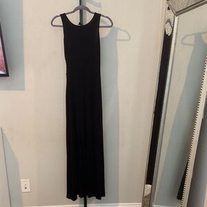 Chic Black Sleeveless Maxi Dress